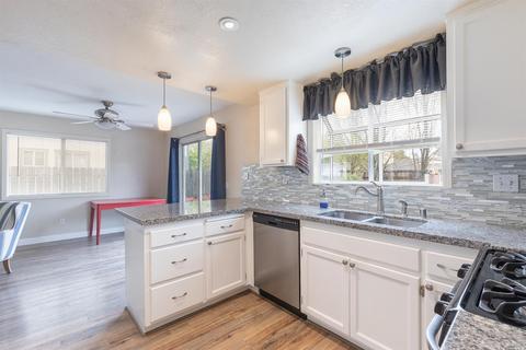 101 Duchess Ct, Windsor, CA 95492 photo 8