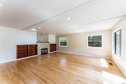 735 Walnut Ave, Ukiah, CA 95482 photo 4