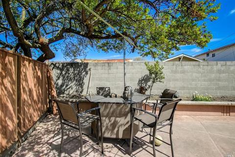 255 Cortland Cir, Vallejo, CA 94589 photo 32