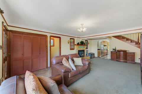 945 Nebraska St, Vallejo, CA 94590 photo 12