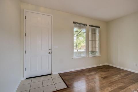 242 Windsor Dr, Petaluma, CA 94952 photo 2