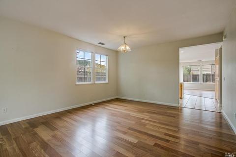 242 Windsor Dr, Petaluma, CA 94952 photo 3