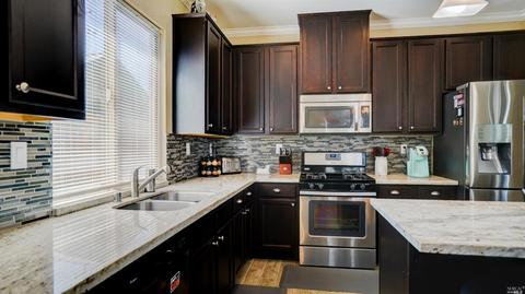 534 Taylor St, Fairfield, CA 94533 photo 8