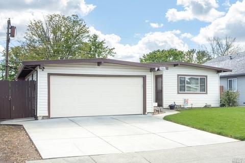 201 Juniper St, Vacaville, CA 95688 photo 2
