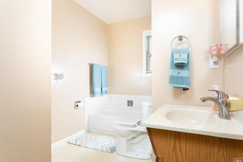 201 Juniper St, Vacaville, CA 95688 photo 17