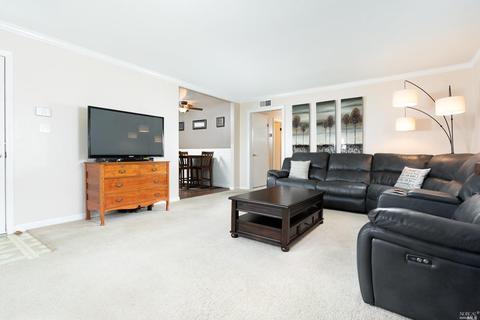 201 Juniper St, Vacaville, CA 95688 photo 4