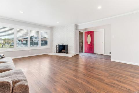 210 Whitecliff Dr, Vallejo, CA 94589 photo 3