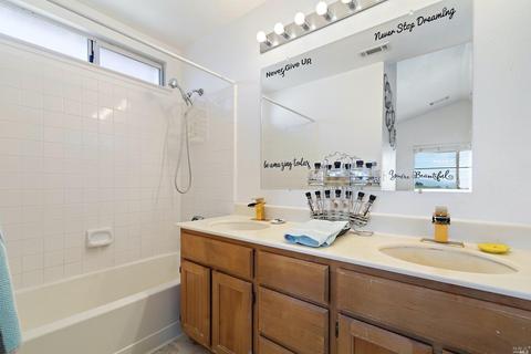 196 Wellington Pl, Vallejo, CA 94591 photo 8