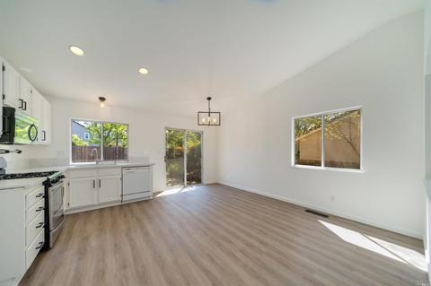 1074 La Contenta Ct, Windsor, CA 95492 photo 9