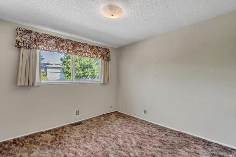 748 Elm Dr, Petaluma, CA 94952 photo 18