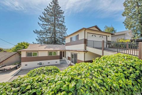 748 Elm Dr, Petaluma, CA 94952 photo 2