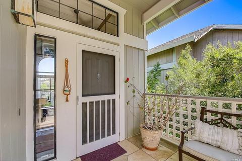 140 Live Oak Ct, Vallejo, CA 94591 photo 3