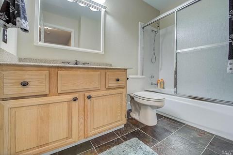 140 Live Oak Ct, Vallejo, CA 94591 photo 33