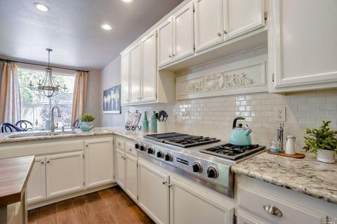 1126 Rachael Ln, Windsor, CA 95492 photo 3