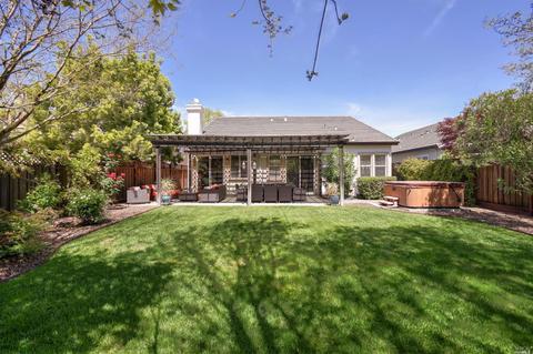 1342 Birdie Dr, Windsor, CA 95492 photo 3