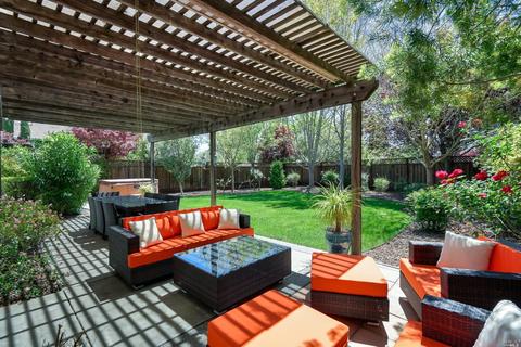 1342 Birdie Dr, Windsor, CA 95492 photo 2
