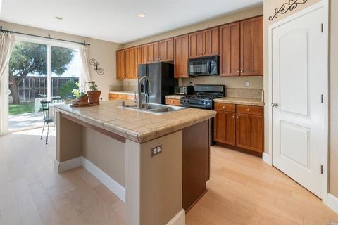 2437 Sheldon Dr, Fairfield, CA 94533 photo 8
