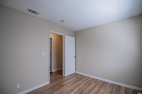 180 Guava Ct, Vallejo, CA 94589 photo 25