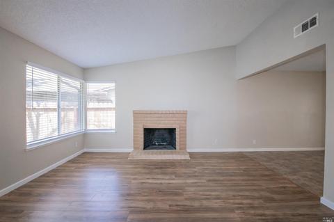 180 Guava Ct, Vallejo, CA 94589 photo 6