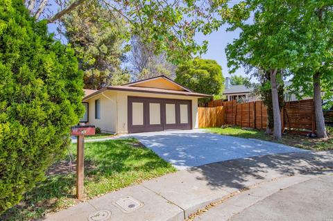 180 Guava Ct, Vallejo, CA 94589 photo 3