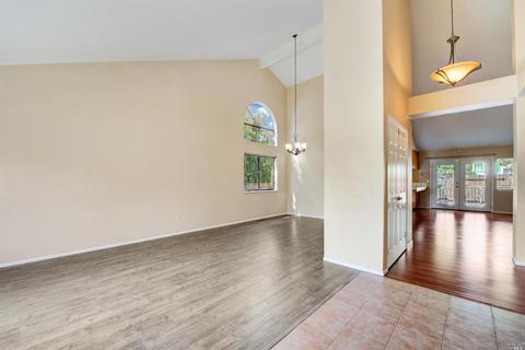 249 Macbeth Ct, Vacaville, CA 95687 photo 3