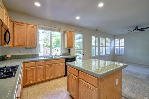 210 Bouquet Cir, Windsor, CA 95492 photo 7