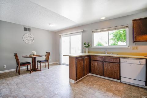 402 Robert Rd, Vacaville, CA 95687 photo 10