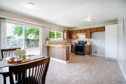 402 Robert Rd, Vacaville, CA 95687 photo 9