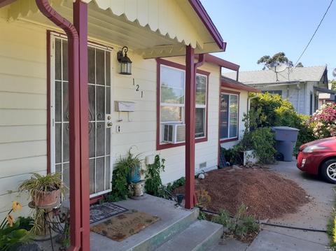 121 Brown St, Vacaville, CA 95688 photo 2
