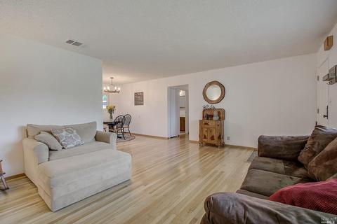 1460 Westminster Dr, Fairfield, CA 94533 photo 6
