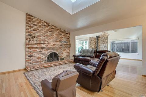 1460 Westminster Dr, Fairfield, CA 94533 photo 7