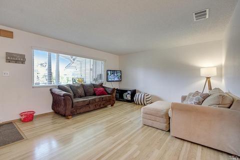1460 Westminster Dr, Fairfield, CA 94533 photo 5