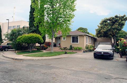 407 Wolfe St, Vallejo, CA 94590 photo 2