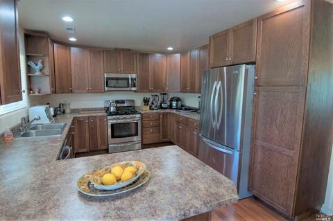 3541 Blackberry Ln, Ukiah, CA 95482 photo 2
