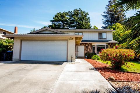 1660 Moraga Dr, Fairfield, CA 94534 photo 2