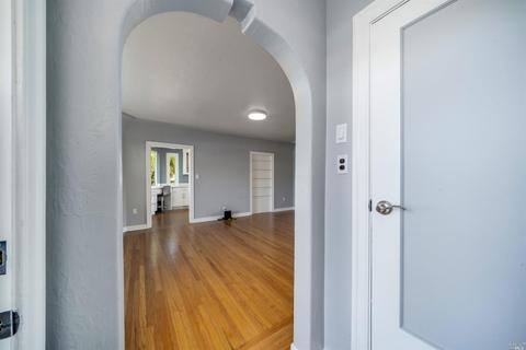 40 D St, Vallejo, CA 94590 photo 6