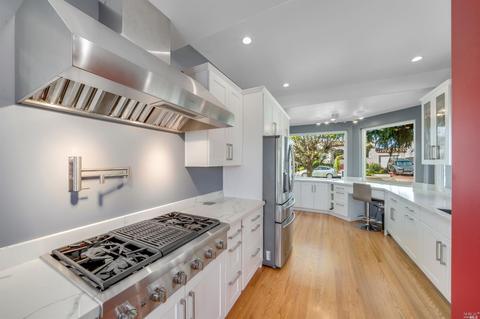 40 D St, Vallejo, CA 94590 photo 2
