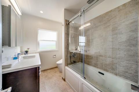 40 D St, Vallejo, CA 94590 photo 4
