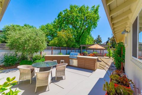 548 Este Madera Dr, Sonoma, CA 95476 photo 23