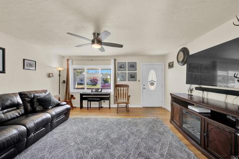 320 Walnut Ave, Vacaville, CA 95688 photo 8