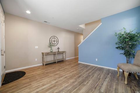 548 Chaparral Loop, Vacaville, CA 95688 photo 8