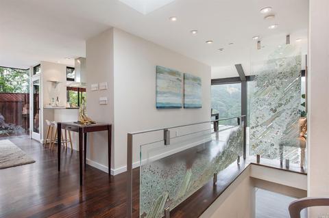 384 Carrera Dr, Mill Valley, CA 94941 photo 4