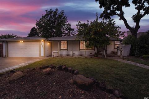 1026 Davis St, Vacaville, CA 95687 photo 2