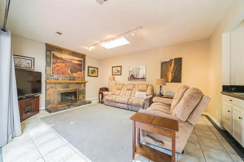 176 Picadilly Cir, Vallejo, CA 94591 photo 4