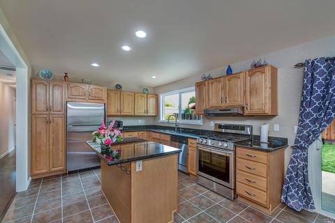 153 Bluebird Dr, Windsor, CA 95492 photo 4