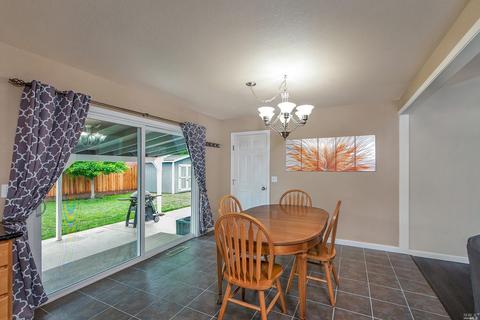 153 Bluebird Dr, Windsor, CA 95492 photo 5