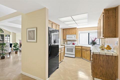 256 Valley Oak Ln, Vallejo, CA 94591 photo 9