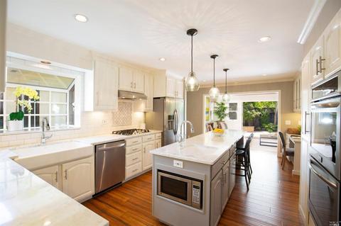 529 Este Madera Dr, Sonoma, CA 95476 photo 2