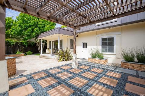 529 Este Madera Dr, Sonoma, CA 95476 photo 12
