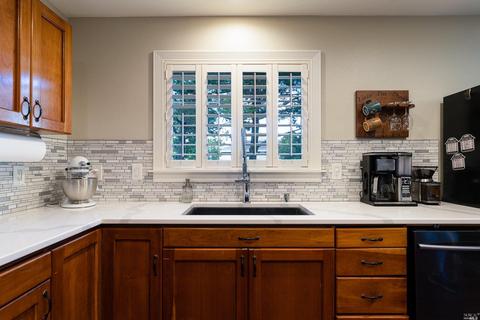 8139 Countryside Ct, Windsor, CA 95492 photo 12